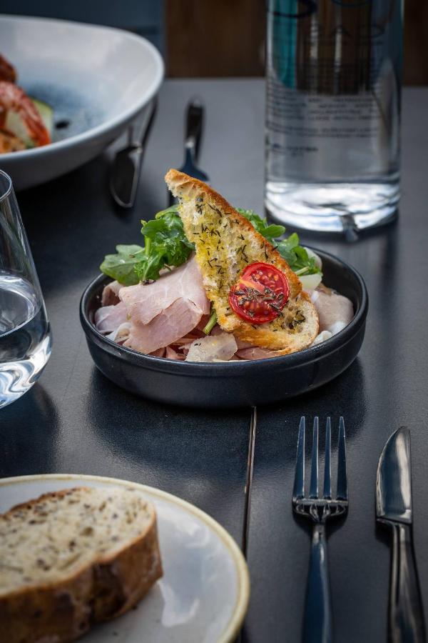 Hotel Restaurant Le Monetier Экстерьер фото